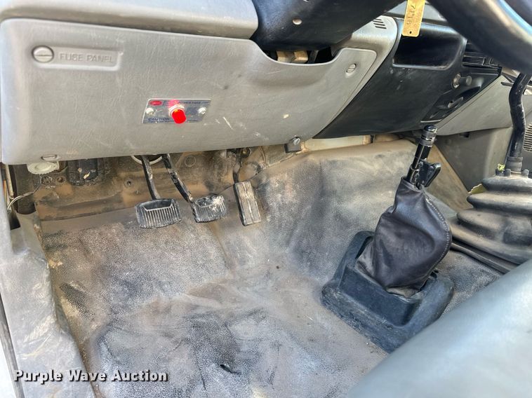 image for item EQ1088 2004 Ford F750 Super Duty crane truck