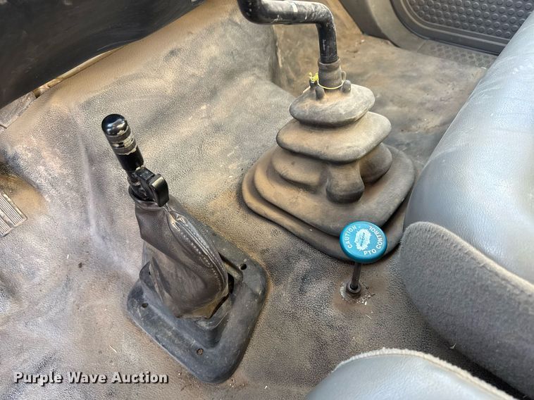 image for item EQ1088 2004 Ford F750 Super Duty crane truck