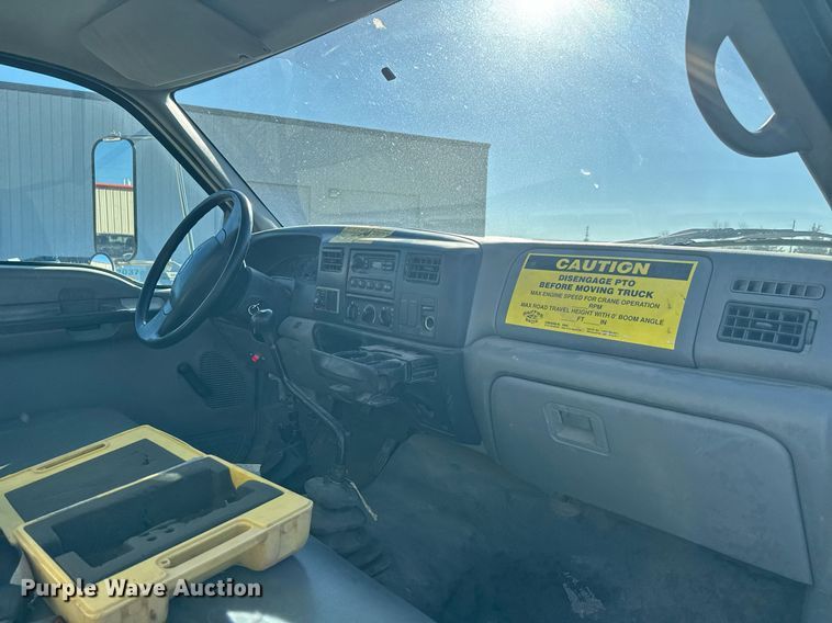 image for item EQ1088 2004 Ford F750 Super Duty crane truck