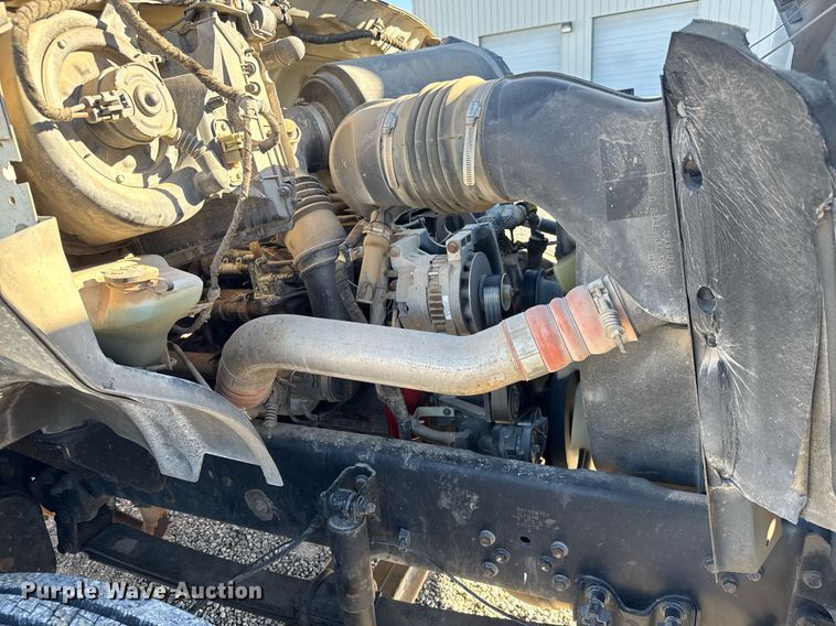 image for item EQ1088 2004 Ford F750 Super Duty crane truck