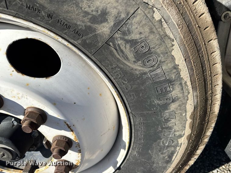 image for item EQ1088 2004 Ford F750 Super Duty crane truck