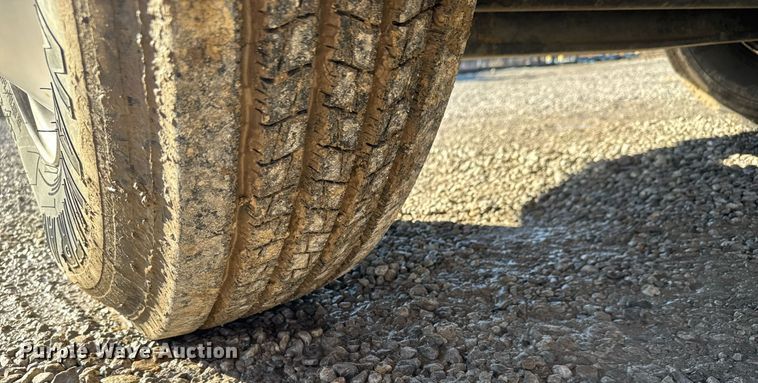 image for item EQ1088 2004 Ford F750 Super Duty crane truck