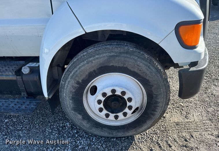 image for item EQ1088 2004 Ford F750 Super Duty crane truck