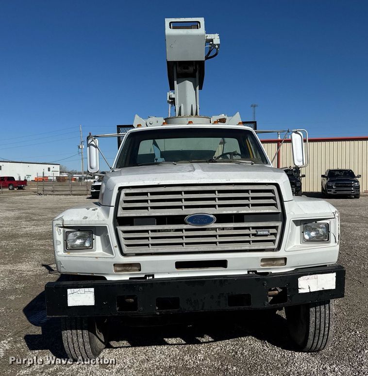 image for item EQ1090 1990 Ford F800 crane truck