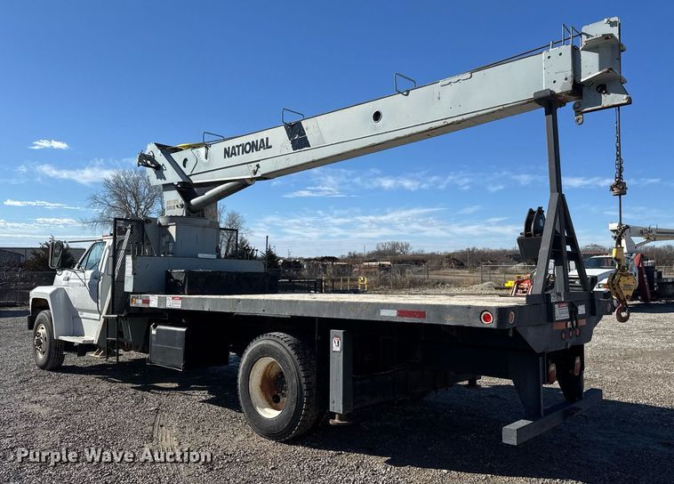 image for item EQ1090 1990 Ford F800 crane truck
