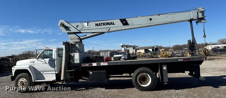 image for item EQ1090 1990 Ford F800 crane truck