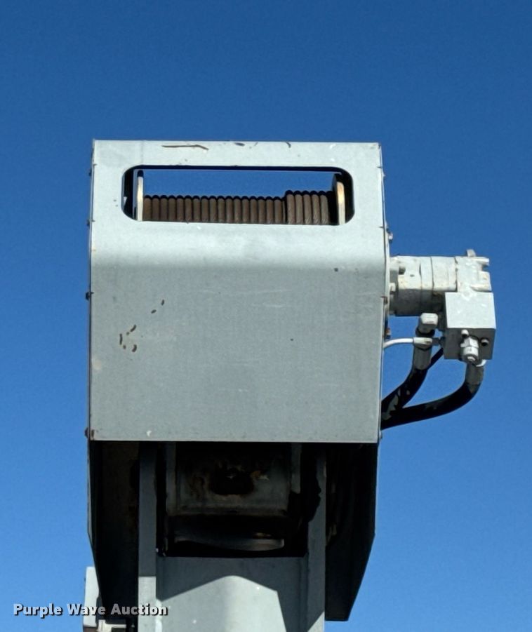 image for item EQ1090 1990 Ford F800 crane truck