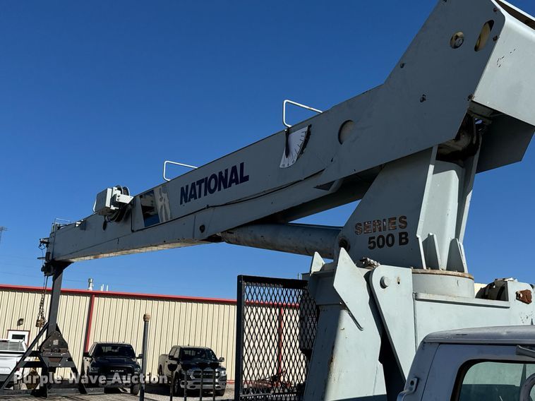 image for item EQ1090 1990 Ford F800 crane truck