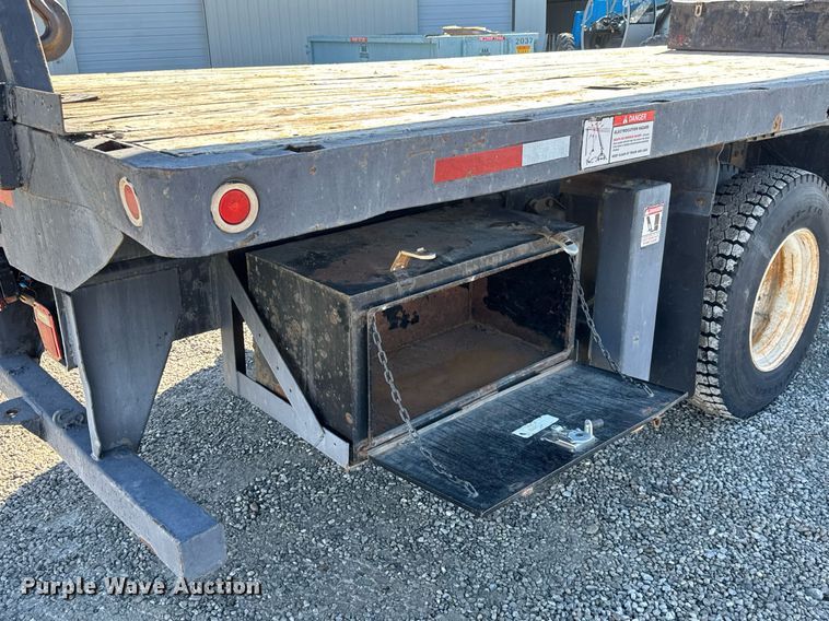 image for item EQ1090 1990 Ford F800 crane truck