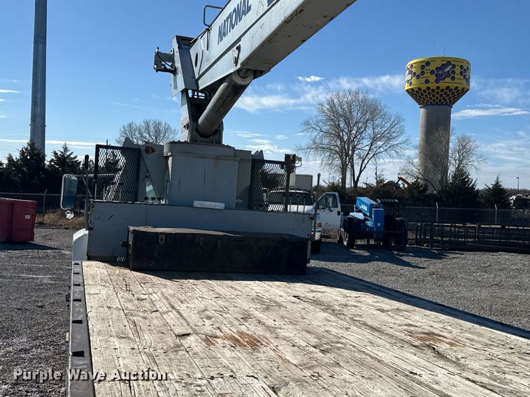 image for item EQ1090 1990 Ford F800 crane truck