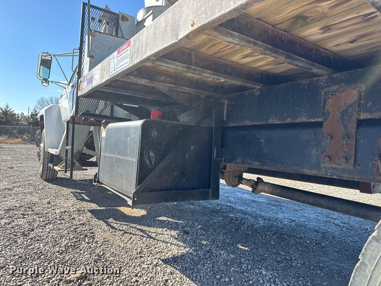 image for item EQ1090 1990 Ford F800 crane truck