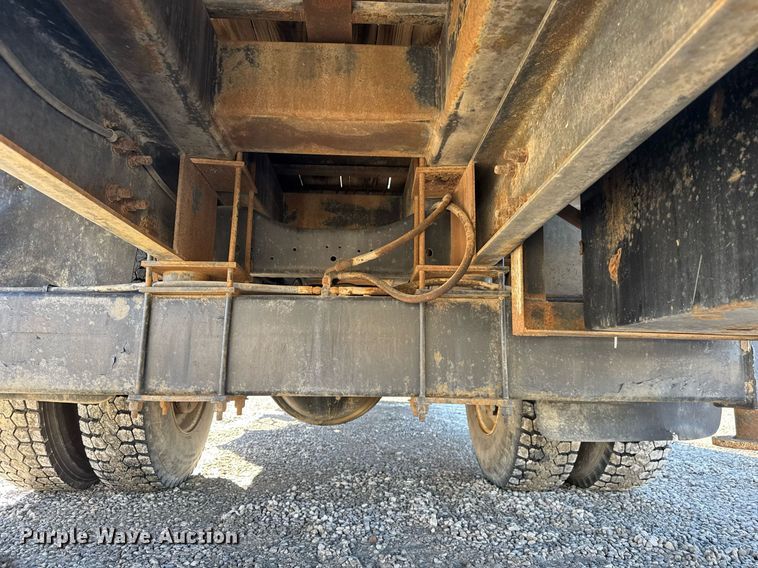 image for item EQ1090 1990 Ford F800 crane truck