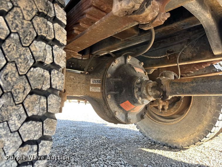 image for item EQ1090 1990 Ford F800 crane truck