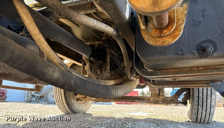 image for item EQ1090 1990 Ford F800 crane truck