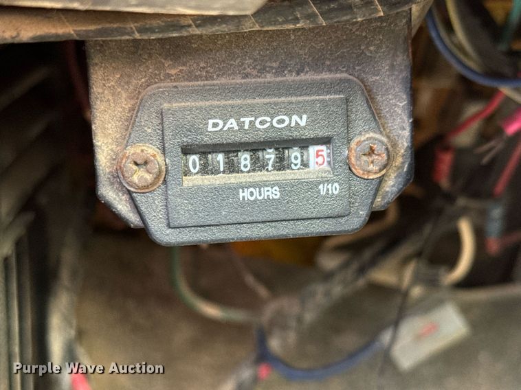 image for item EQ1090 1990 Ford F800 crane truck