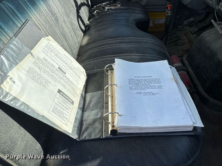 image for item EQ1090 1990 Ford F800 crane truck