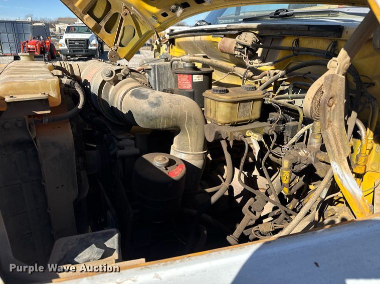 image for item EQ1090 1990 Ford F800 crane truck