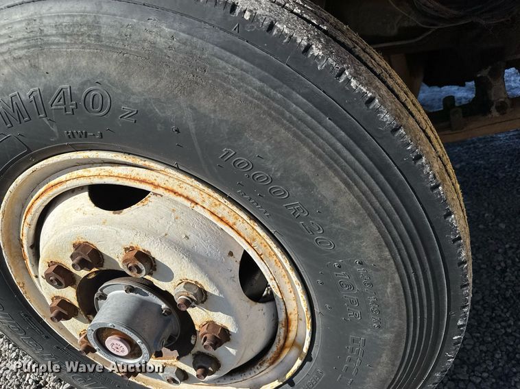 image for item EQ1090 1990 Ford F800 crane truck