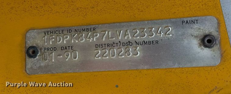 image for item EQ1090 1990 Ford F800 crane truck