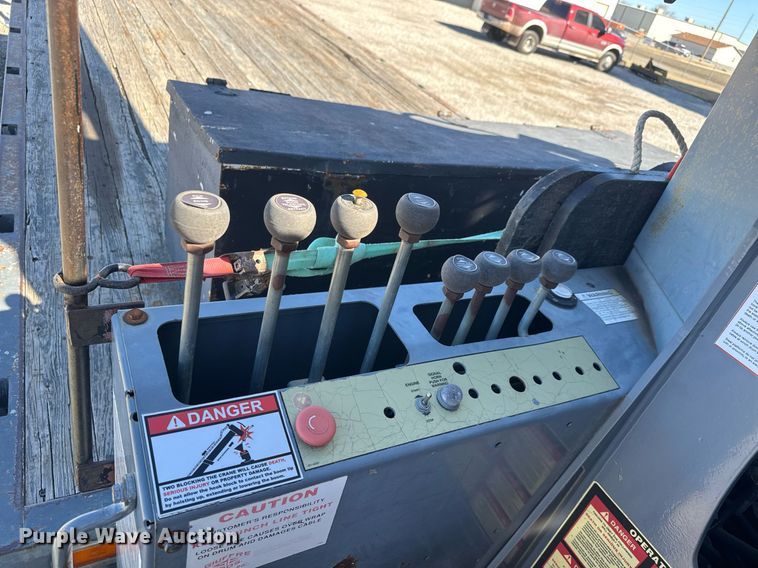 image for item EQ1091 2007 Ford F750 Super Duty XL crane truck