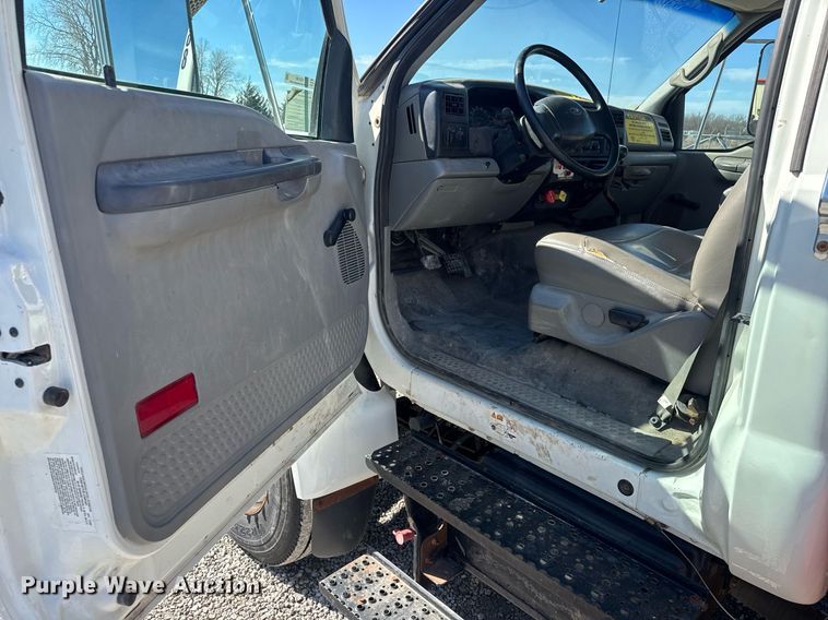 image for item EQ1091 2007 Ford F750 Super Duty XL crane truck