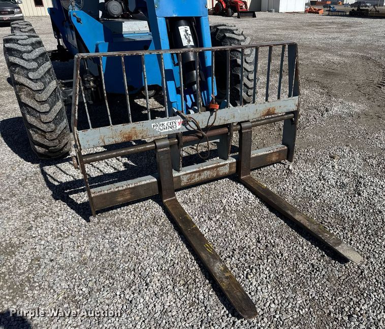 image for item EQ1094 2008 Genie GTH-842 telehandler