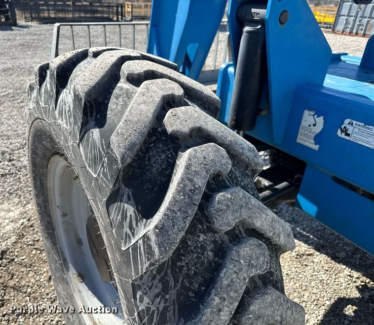 image for item EQ1094 2008 Genie GTH-842 telehandler