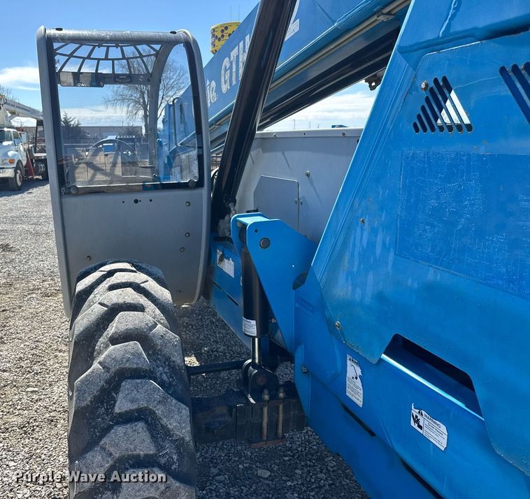 image for item EQ1095 2007 Genie GTH-842 telehandler