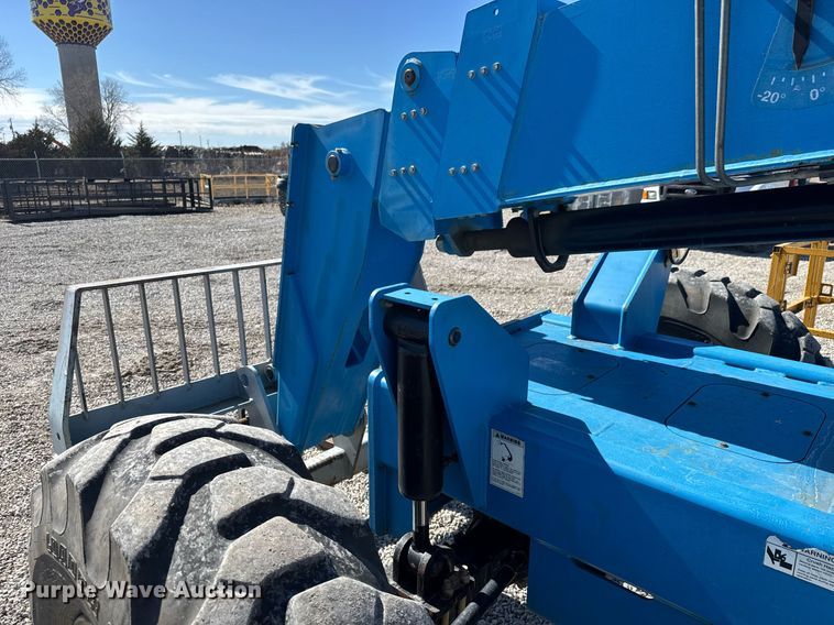 image for item EQ1095 2007 Genie GTH-842 telehandler