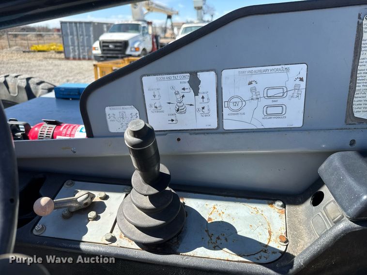 image for item EQ1095 2007 Genie GTH-842 telehandler