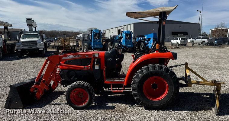 image for item EQ1096 2009 Kioti DK35SE MFWD tractor