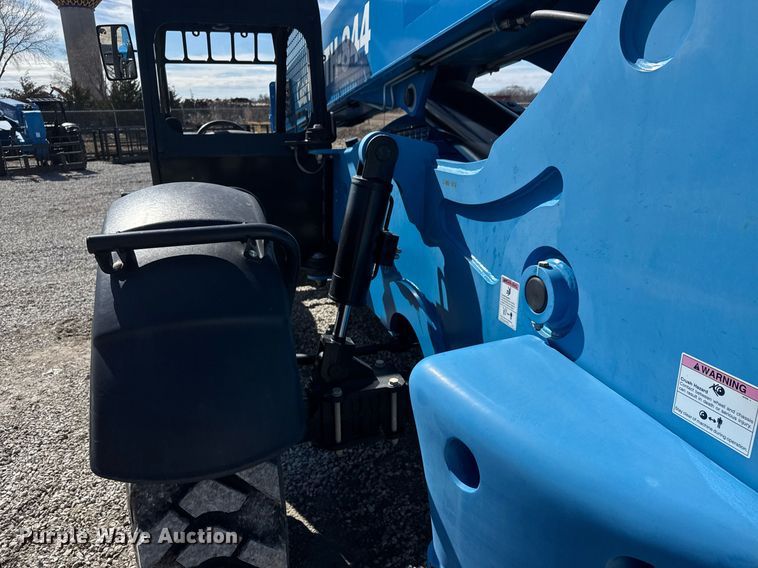 image for item EQ1097 2016 Genie GTH-844 telehandler