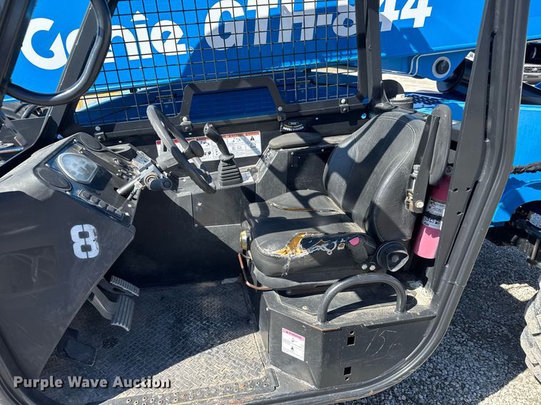 image for item EQ1097 2016 Genie GTH-844 telehandler