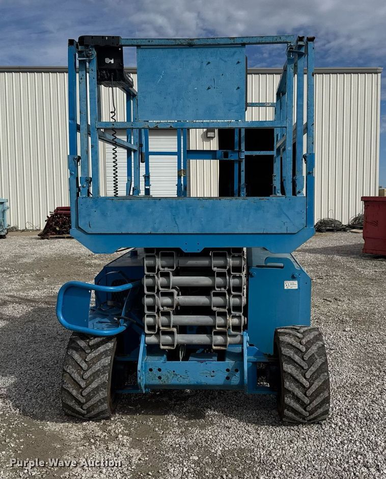 image for item EQ1104 2006 Genie GS-3268 RT scissor lift