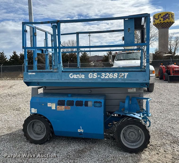 image for item EQ1104 2006 Genie GS-3268 RT scissor lift