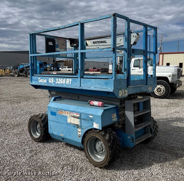 image for item EQ1104 2006 Genie GS-3268 RT scissor lift