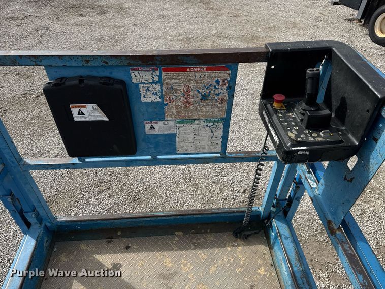 image for item EQ1104 2006 Genie GS-3268 RT scissor lift