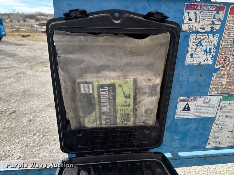 image for item EQ1104 2006 Genie GS-3268 RT scissor lift