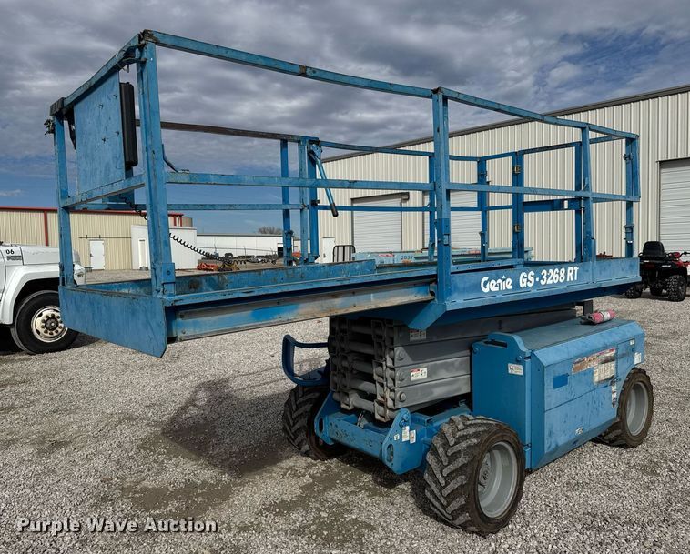 image for item EQ1104 2006 Genie GS-3268 RT scissor lift