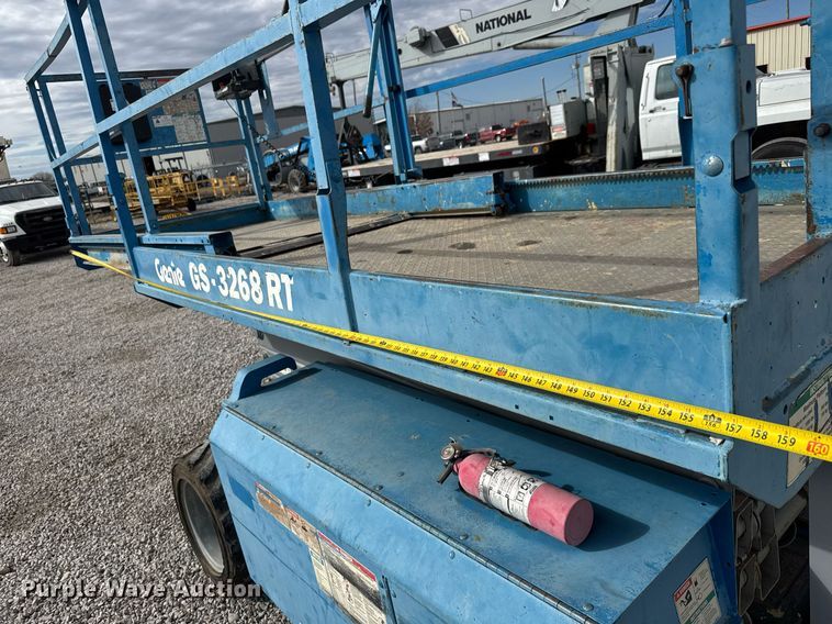 2006 Genie GS-3268 RT scissor lift in Valley Center, KS