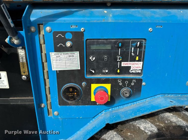 image for item EQ1104 2006 Genie GS-3268 RT scissor lift