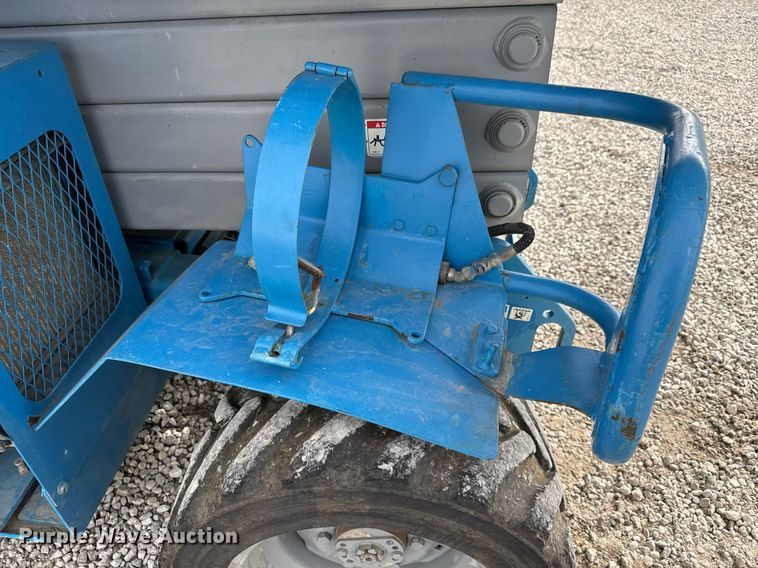 image for item EQ1104 2006 Genie GS-3268 RT scissor lift