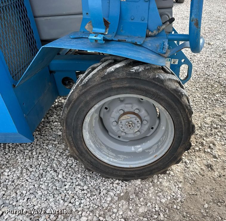 image for item EQ1104 2006 Genie GS-3268 RT scissor lift