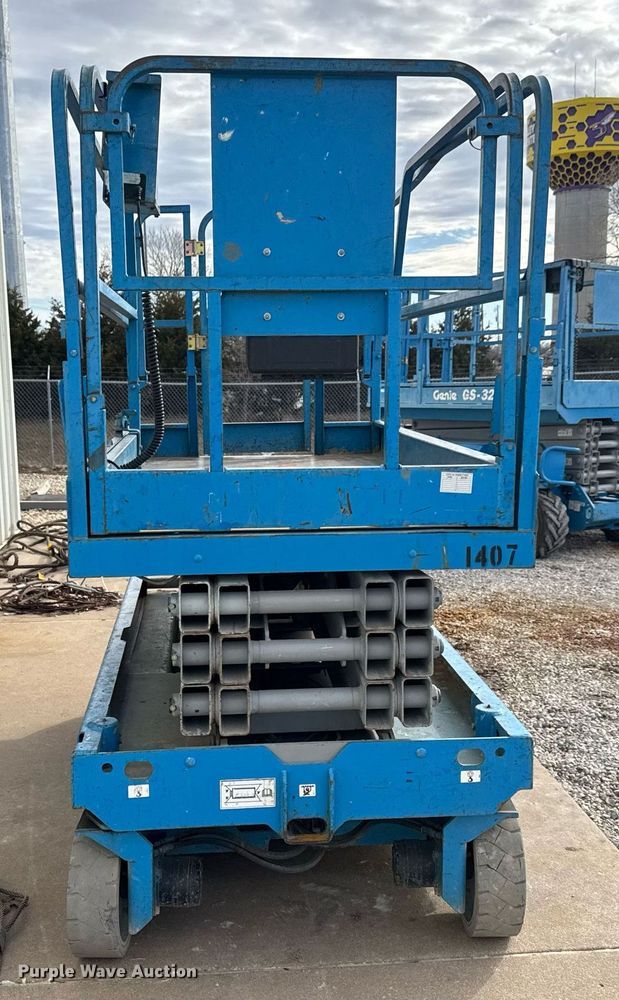 image for item EQ1106 Genie GS-2646 scissor lift