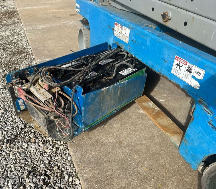 image for item EQ1106 Genie GS-2646 scissor lift