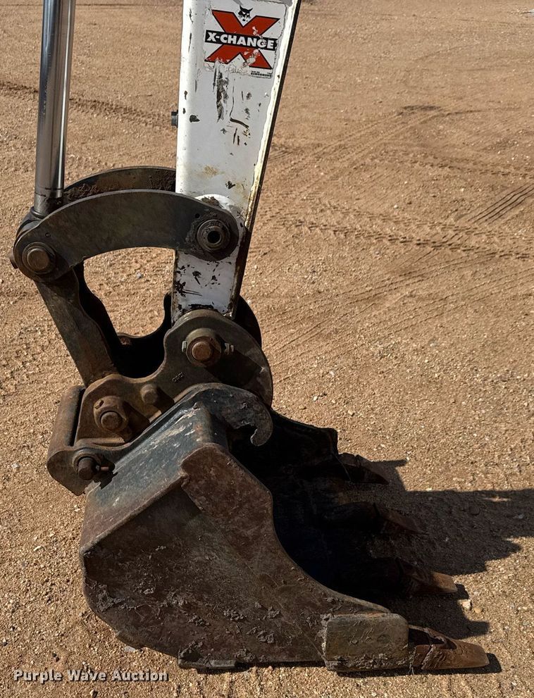 image for item EQ1116 2011 Bobcat E32 M mini excavator