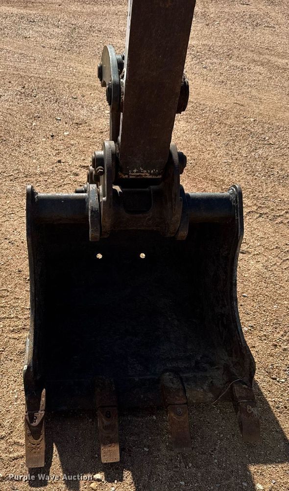 image for item EQ1116 2011 Bobcat E32 M mini excavator