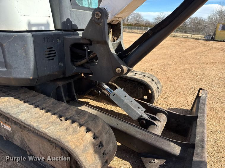 image for item EQ1116 2011 Bobcat E32 M mini excavator