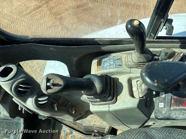 image for item EQ1116 2011 Bobcat E32 M mini excavator