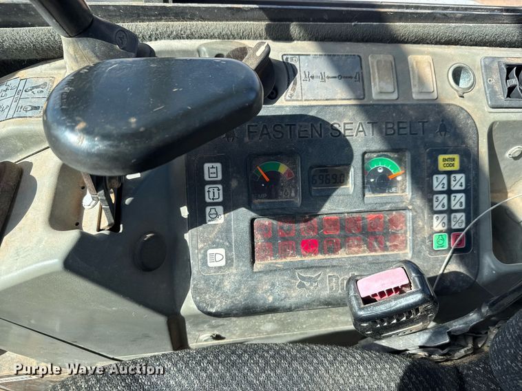 image for item EQ1116 2011 Bobcat E32 M mini excavator